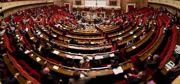 1024px-Panorama_de_l'hémicyle_de_l'assemblée_nationale